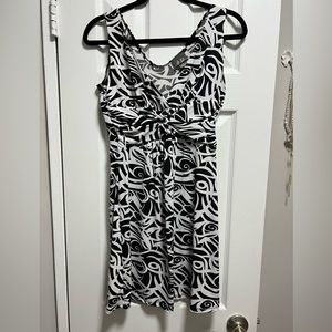 Sleeveless Black and White Dress